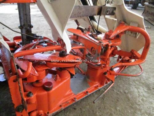 รถเกี่ยวข้าวเดินตาม KUBOTA RB30 รหัสสินค้า : 80802350 หรือเพิ่มเติมไดที่ www.nihonmono.com รถเกี่ยวข้าวเดินตาม KUBOTA RB30 รหัสสินค้า : 80802350 หรือเพิ่มเติมไดที่ www.nihonmono.com