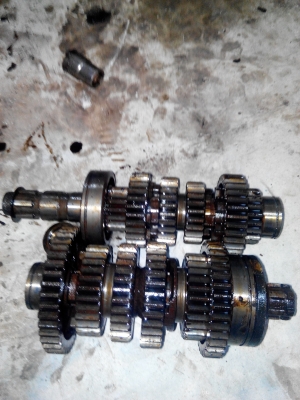 ขายชุดเกียร์ อะไหล่ xj 400 cc spacial   ราคา 1200 บาท