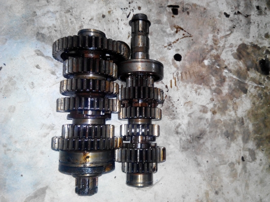 ขายชุดเกียร์ อะไหล่ xj 400 cc spacial   ราคา 1200 บาท