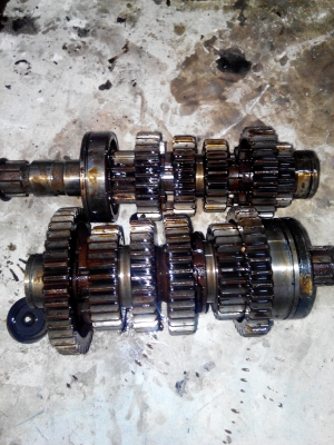 ขายชุดเกียร์ อะไหล่ xj 400 cc spacial   ราคา 1200 บาท