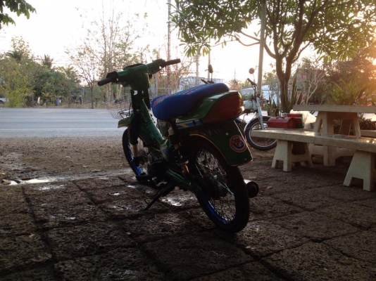 ขายราคาสุดท้าย Rc เเปลงดรีมคุรุ เครื่องเวฟ 100 สภาพสวยๆ ราคาสุดท้าย 5000 บาท ราคานี้งดต่อลอง(สีทำใหม่ ตระกร้าหน้าใหม่ เบาะหุ้มใหม่ น้ำมันเครื่องเปลี่ยนให้เเล้ว) ที่เหลือตามรูป สนใจ ทักเเชทหรือโทรสอบถาม 089-8054390 / 083-9008343 โอ๋ อยู่จังหวัด ลพบุรี