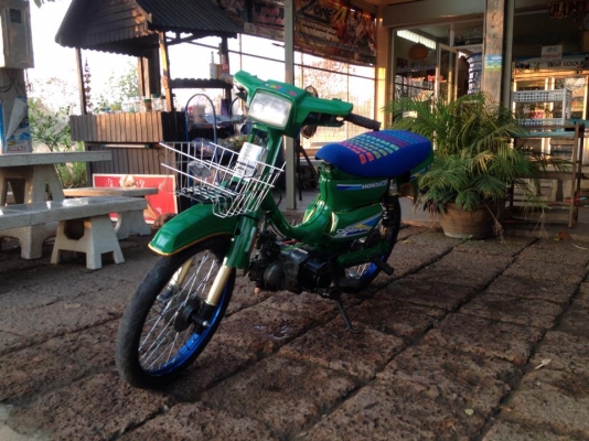 ขายราคาสุดท้าย Rc เเปลงดรีมคุรุ เครื่องเวฟ 100 สภาพสวยๆ ราคาสุดท้าย 5000 บาท ราคานี้งดต่อลอง(สีทำใหม่ ตระกร้าหน้าใหม่ เบาะหุ้มใหม่ น้ำมันเครื่องเปลี่ยนให้เเล้ว) ที่เหลือตามรูป สนใจ ทักเเชทหรือโทรสอบถาม 089-8054390 / 083-9008343 โอ๋ อยู่จังหวัด ลพบุรี