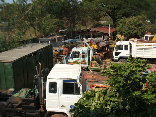 ต้องการขายรถแม็คโคร รถเกี่ยวข้าว รถเทลเลอร์ รถดั้มพ์ ต้องการขายด่วนเลิกกิจการ