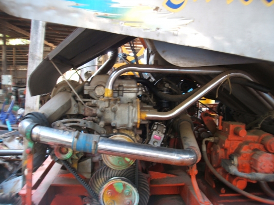 ขายรถเกี่ยวข้าวปานเจริญ อุ้ม 2.7 ตัน เครื่องยนต์ JO8C-2  ตัวเดิน 12 HT ปั้มไดกิ๊นส์ เบอร์ 23 ลูกรอลเลอร์ 11 ลูก โซ่ 47 ข้อ