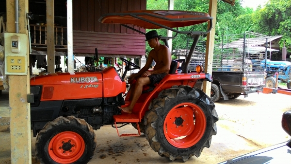 ขายรถไถ kubota 3408 2เพลา พร้อมใช้งาน ขายรถไถ kubota 3408 2เพลา พร้อมใช้งาน