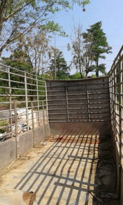 ขายกระบะ 6 ล้อ ยาว 5.50 เมตร  กว้าง 2.20 เมตร  คอสูง 2.10 เมตร พื้นเลส ราคาต่อรองได้ครับ