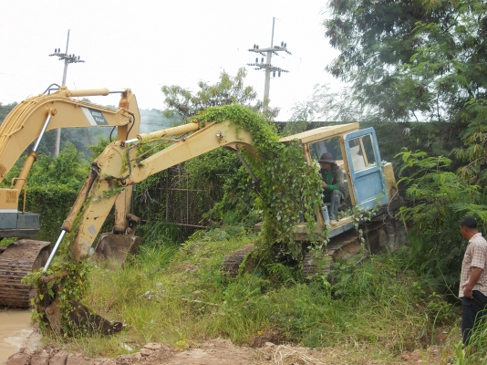 ขายโคโมสุ10HT เท่าPC60 ครับ