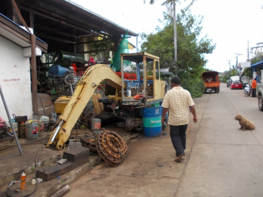 ขายโคโมสุ10HT เท่าPC60 ครับ