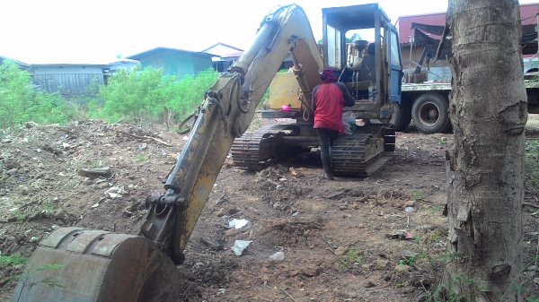 ขายโคโมสุ10HT เท่าPC60 ครับ