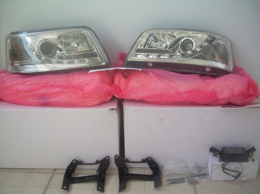 ขายไฟหน้า Volk caravelle รุ่น T5 1 คู่