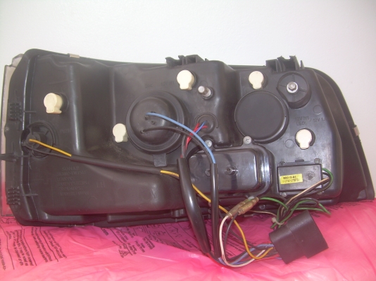 ขายไฟหน้า Volk caravelle รุ่น T5 1 คู่