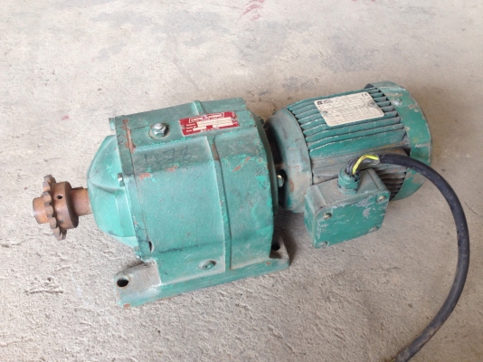 ขายมอเตอร์เกียร์ Leroy somer 0.5HP. 380V อัตราทด 1:78 เพลาออก 18 รอบต่อนาที สภาพสวย พร้อมใช้งาน