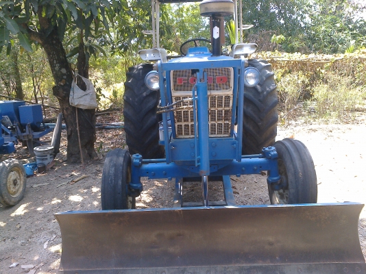 ขายด่วน รถไถ FORD 6600  แท้ๆ  เจ้าของไม่มีรถส่ง ช่วยค่ารถไปเลย20000เหลือ360000สุดๆ