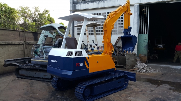 ขาย รถขุด KOMATSU รุ่น PC20-5- แทร็กเหล็ก ติดต่อ มือถือ/LINE ID:0818753444