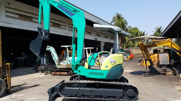 ขาย รถขุด YANMAR รุ่น VIO40-2-  แทร็กเหล็ก รุ่นใหม่ ท้ายกลม ทำงานไวจิง สลักแน่นทั้งคัน  มือถือ/LINE ID: 0818753444