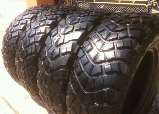 ขายยาง mud yokohama 265/75/16 ปี 12