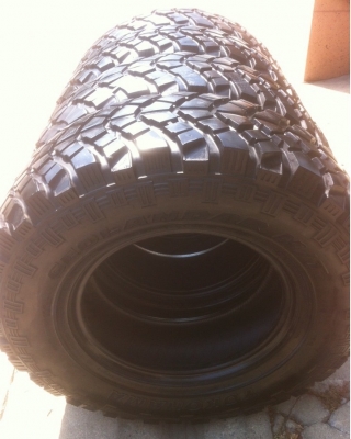 ขายยาง mud yokohama 265/75/16 ปี 12