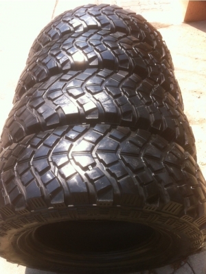 ขายยาง mud yokohama 265/75/16 ปี 12