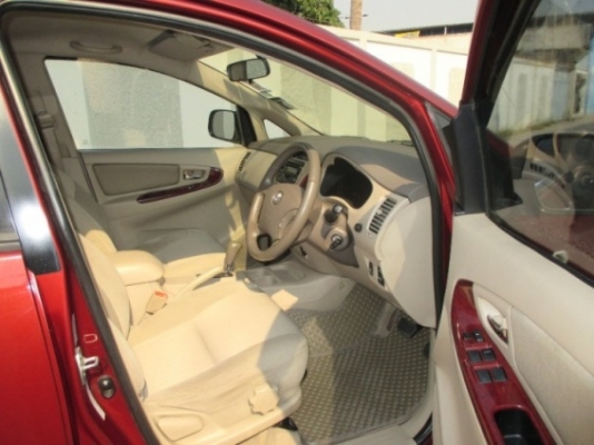 INNOVA 2.5 V เครื่อง ดีเซล เกียร์ออโต้