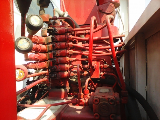 หกล้อ HINO FB112ติดเครน3ตันNUIC-V-TURBOปั้ม5ตันแรงเร็ว สภาพเยียมทั้งรถและเครน ทะเบียนพร้อมโอน