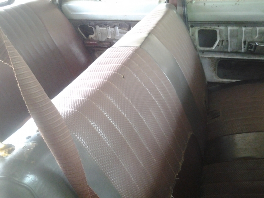 ขายตามสภาพรถเก๋งโบรานเครื่องดีเซลขับได้ไม่มีเล่ม