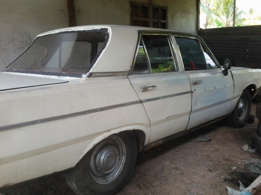 ขายตามสภาพรถเก๋งโบรานเครื่องดีเซลขับได้ไม่มีเล่ม