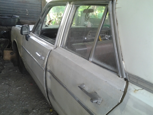 ขายตามสภาพรถเก๋งโบรานเครื่องดีเซลขับได้ไม่มีเล่ม