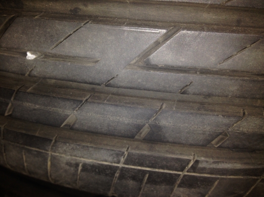 ขายล้อ Nissan Juke ตัวท๊อป พร้อมยางถอดป้ายแดง 215 55 17 วิ่งไป 15 กม.