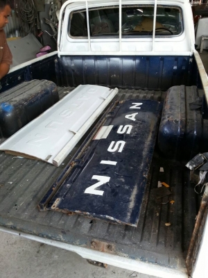 ขายลูกกระบะดัทสัน720 4ขอช่วงสั้นไม่ไกลส่งได้คร้าบและฝาท้ายตัวหนังสือ DATSUN 1อันNISSAN1อันขายด่วนๆคร้าบ0817915677