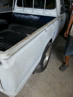 ขายลูกกระบะดัทสัน720 4ขอช่วงสั้นไม่ไกลส่งได้คร้าบและฝาท้ายตัวหนังสือ DATSUN 1อันNISSAN1อันขายด่วนๆคร้าบ0817915677