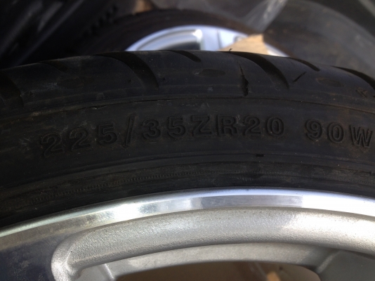 ต้องการขายล้อ vip ขอบ 20 พร้อมยาง 225 35 20 ยางใหม่ๆเลยครับ ต้องการขายล้อ vip ขอบ 20 พร้อมยาง 225 35 20 ยางใหม่ๆเลยครับ