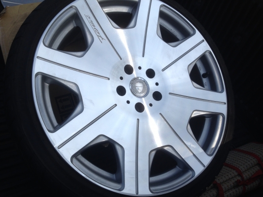 ต้องการขายล้อ vip ขอบ 20 พร้อมยาง 225 35 20 ยางใหม่ๆเลยครับ ต้องการขายล้อ vip ขอบ 20 พร้อมยาง 225 35 20 ยางใหม่ๆเลยครับ