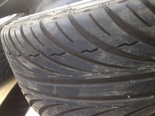 ต้องการขายล้อ vip ขอบ 20 พร้อมยาง 225 35 20 ยางใหม่ๆเลยครับ