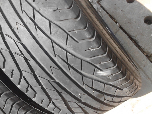 235/40R18 CHAMPIRO HPX มี 2 เส้น TEL.081-427-3941