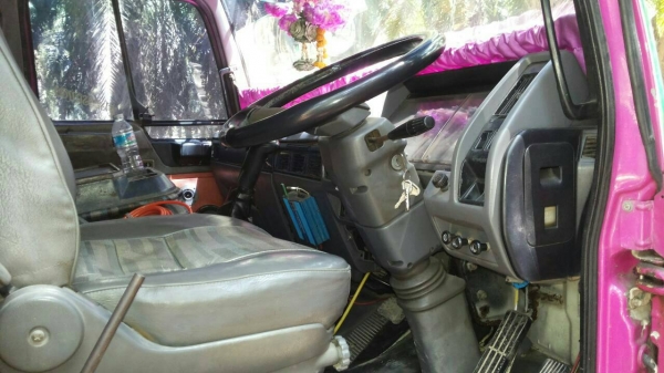 รถฮีโน่ 10 ล้อดั้ม FM3H  เปลื่ยนเครื่อง 195 แรงม้า. ปี 39   สนใจติดต่อ  081 - 6079515