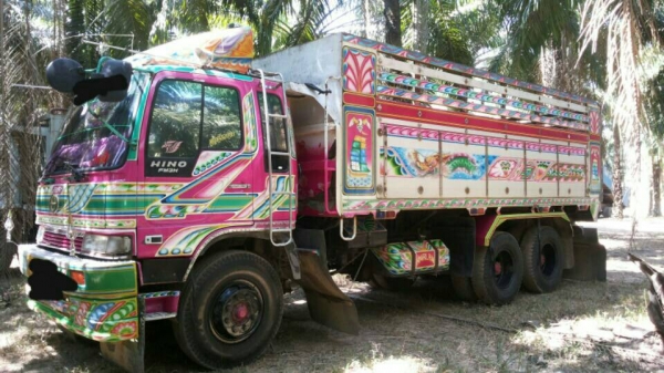 รถฮีโน่ 10 ล้อดั้ม FM3H  เปลื่ยนเครื่อง 195 แรงม้า. ปี 39   สนใจติดต่อ  081 - 6079515