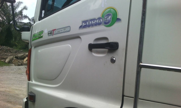 รถฮีโน่ 10 ล้อดั้ม 380 แรงม้า. ปี 54  ( รถวิ่ง 2x,xxx กม. )   สนใจติดต่อ  081 - 6079515