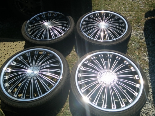 ขายล้อแม็กมือสอง ถอดจากแคมรี่ V.I.P. ขอบ 20 KWC. 5 รู ขายล้อแม็กมือสอง ถอดจากแคมรี่ V.I.P. ขอบ 20 KWC. 5 รู