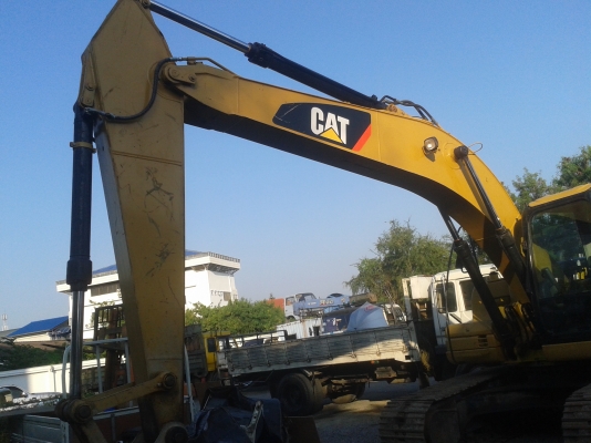 ขาย cat 320D รุ่นกระบอกดำ นำเข้าจากยี่ปุ่นไม่เคยใช้ในไทย อายุใช้งาน 4000ชม.