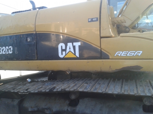 ขาย cat 320D รุ่นกระบอกดำ นำเข้าจากยี่ปุ่นไม่เคยใช้ในไทย อายุใช้งาน 4000ชม.