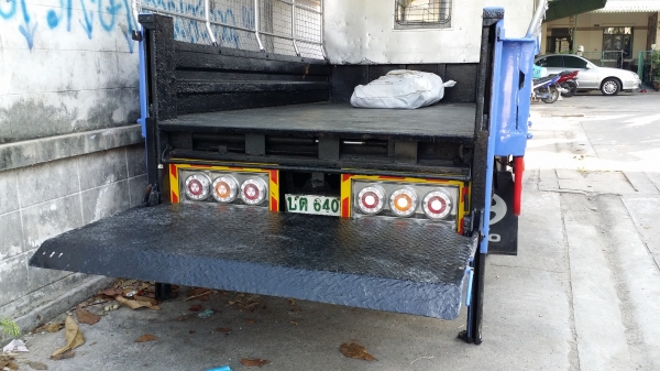 ขาย 4 ล้อใหญ่ไม่ติดเวลา