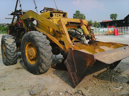 ขายรถตักล้อยางTCM 6 สูบน้ำหนักรถเกือบ 8ตัน ต้อนรับเดือนเอาไปเลย 145,000 บาทยกสูงสุด3.4 ม.