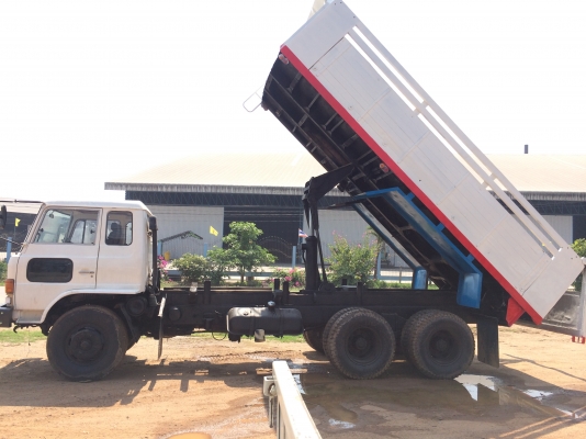 แสงฟ้าเต้นรถ///ขายรถHINO-F18ดั้มเครื่องHO7C-175แรงม้ายางใหม่10เส้น แสงฟ้าเต้นรถ///ขายรถHINO-F18ดั้มเครื่องHO7C-175แรงม้ายางใหม่10เส้น