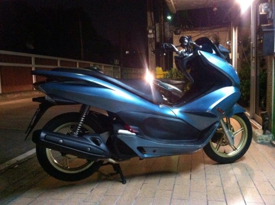 ขออนุญาติขาย HONDA PCX 150-i รุ่น IDLING STOP ปี 2013 โอนให้ฟรีครับ