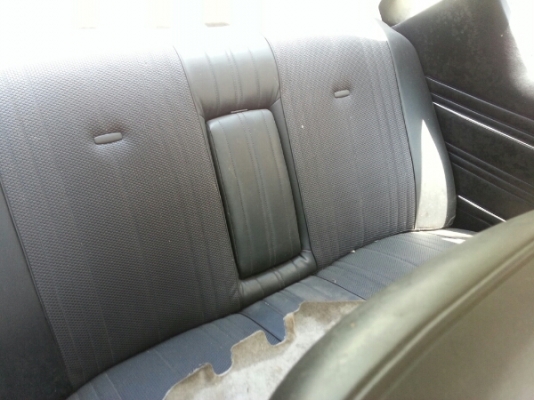 โตโยต้า R72 เก่าเก็บ 2 ประตู