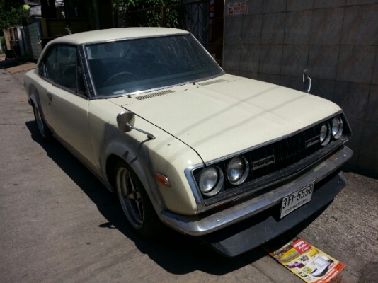 โตโยต้า R72 เก่าเก็บ 2 ประตู