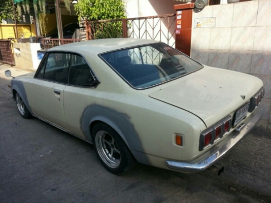 โตโยต้า R72 เก่าเก็บ 2 ประตู