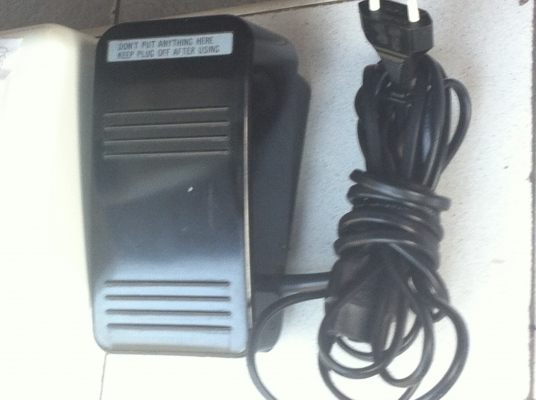 จักรเย็บผ้า JANOME  สภาพค่อยข้างใหม่มาก เย็บเส้นตรง ซิกแซด และลายแบบต่างๆ