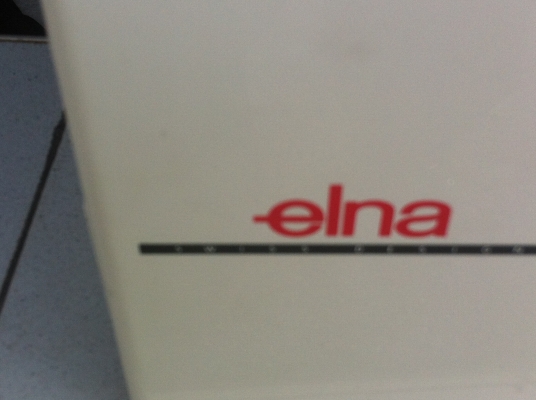 จักรเย็บผ้า LANA  สภาพค่อยข้างใหม่ เย็บเส้นตรง ซิกแซด และลายแบบต่างๆตามภาพ