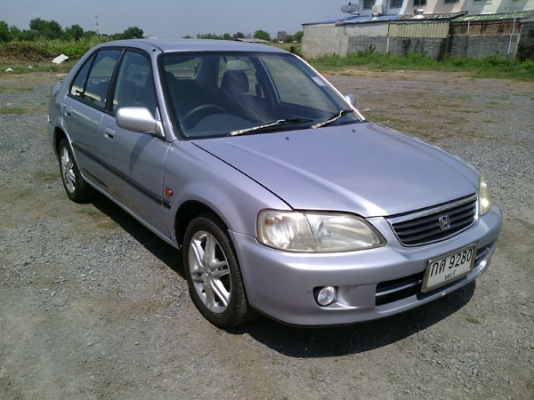 ขายสดด่วนท้าย Z ปี 2000 เครื่องดีมากLPG หัวฉีด แอร์เย็นๆ ภายในสวยจัด ช่วงล่างได้